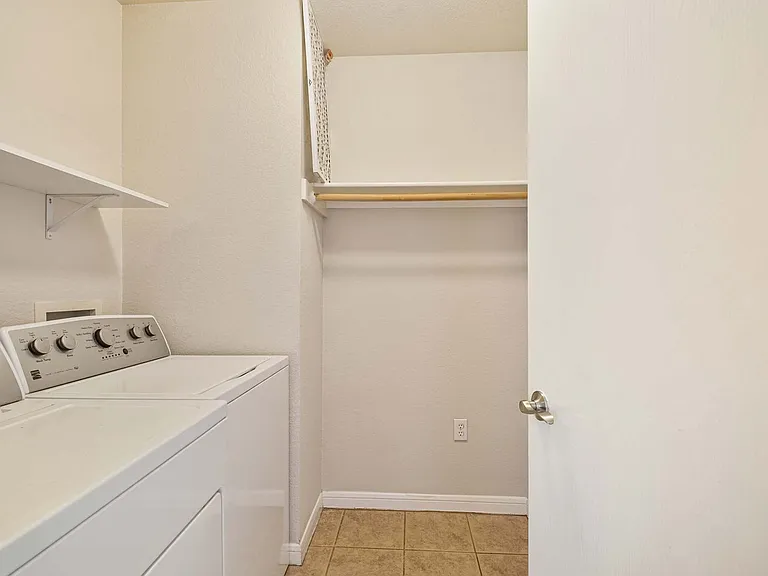 1502 Garden St — Photo 13