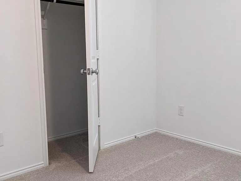 1508 Silver Oak Ln — Photo 20