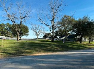 731 S Tesch St, Bellville, TX 77418