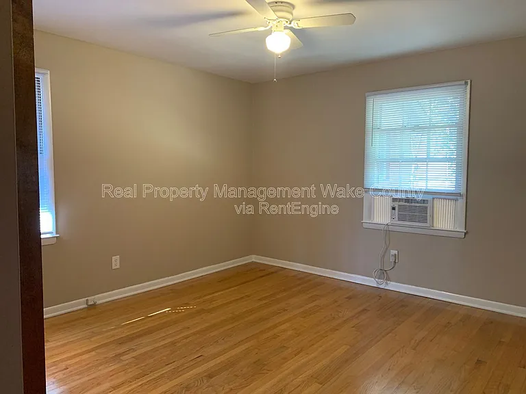 806 Chamberlain St — Photo 10