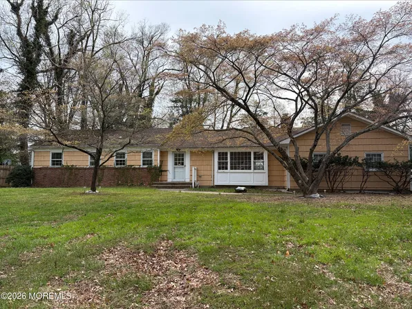 33 Fish Hawk Drive, North Middletown, NJ 07748