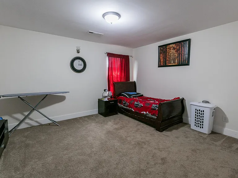 726 Newcomb St — Photo 24