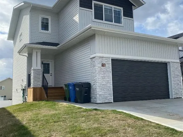 38 E Thayer Close, Red Deer, AB T4P 0W7