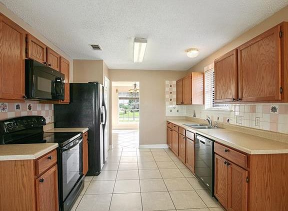 5th image of 2808 W Friendship Dr