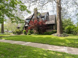 2225 Englewood Dr SE, East Grand Rapids, MI