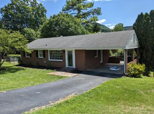 5402 Warwood Dr, Roanoke, VA 24018