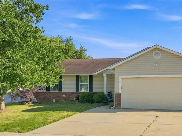 3249 Windwood Trails Dr, Saint Charles, MO 63303