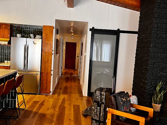 5th image of 3102 Rugby Dr #A