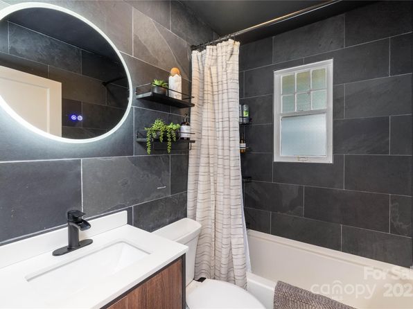 charlotte-north-carolina-2078154998 picture