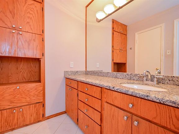 5th image of 5598 N Braeswood Blvd