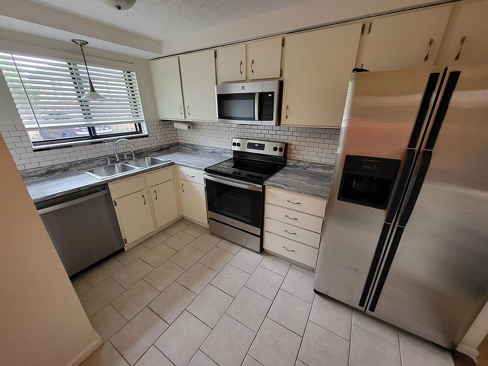 1st image of 5062 Bentley Ln