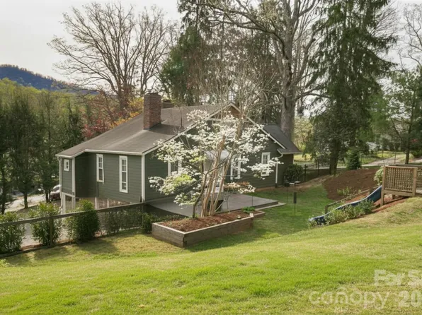 1 Ridgefield Pl, Asheville, NC 28803