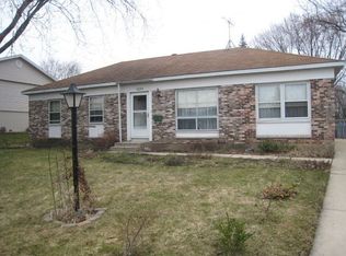 1625 Moore Ave, Streamwood, IL 60107