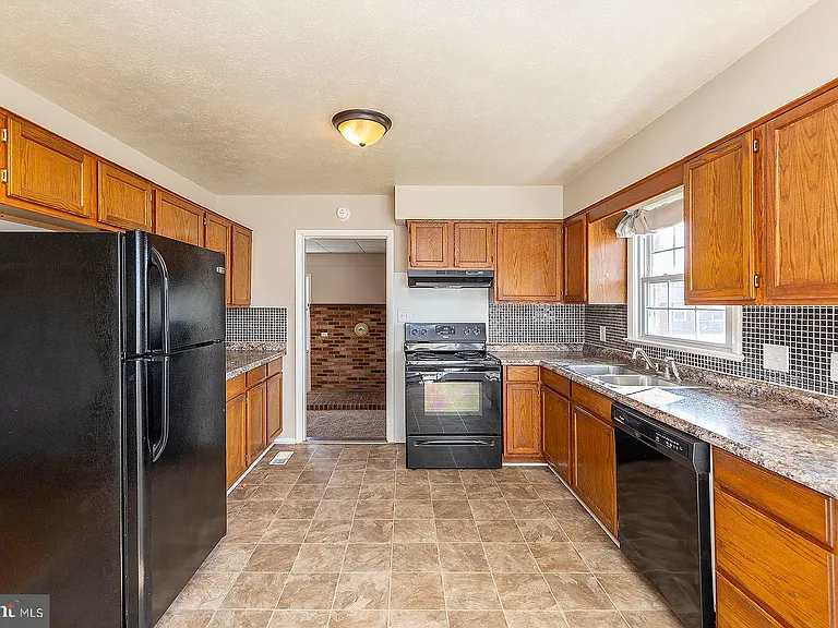 120 Meadowlark Ln — Photo 7