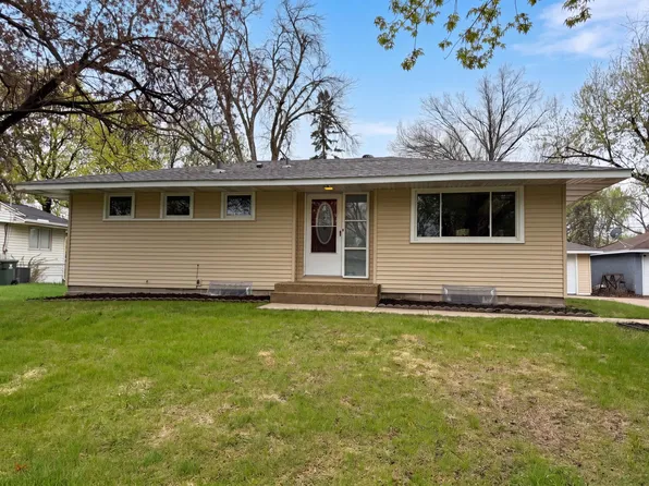 2807 Ohenry Rd, Brooklyn Center, MN 55430