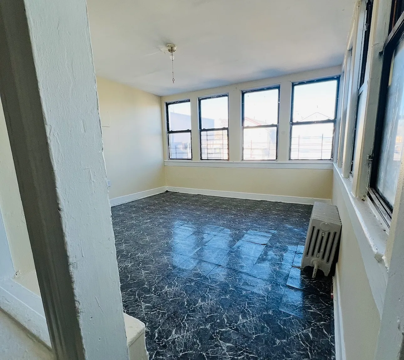 5 bed, $3,795 — Photo 1