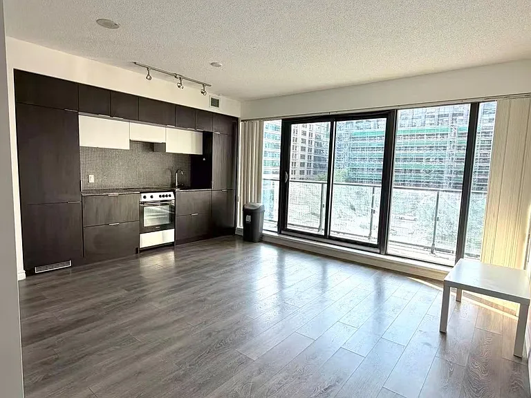 159 Dundas St E #610 — Photo 8