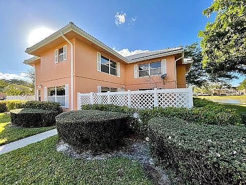 1st image of 3126 Kingston Ct