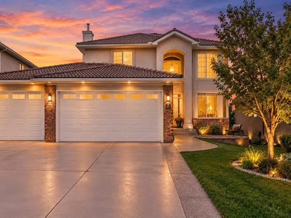 107 W Arbour Vista Rd NW, Calgary, AB T3G 5G3