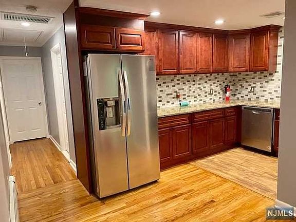 2nd image of 260 Columbia Ave #2