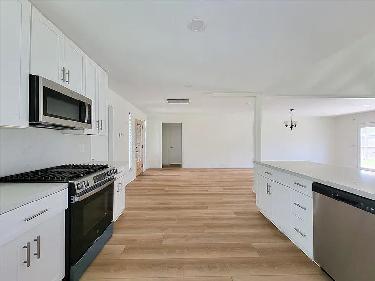 8103 Wind Forest Dr — Photo 8