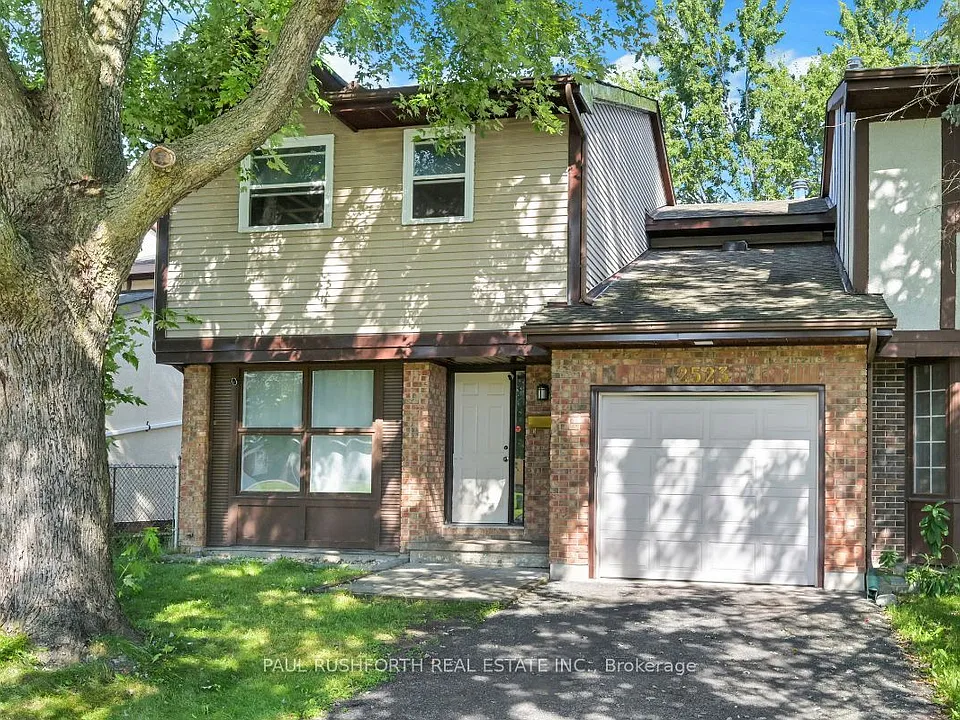 2523 Hunters Point Cres