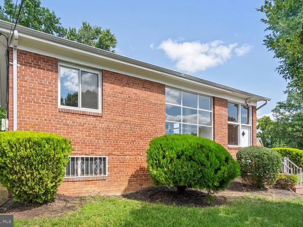 4618 Hilltop Ter SE, Washington, DC 20019