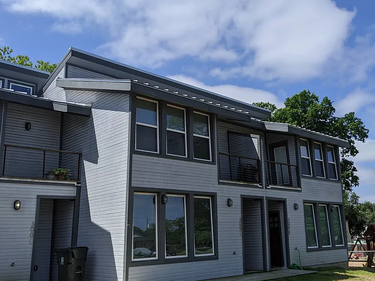 300 N Parker Ave #B — Photo 3