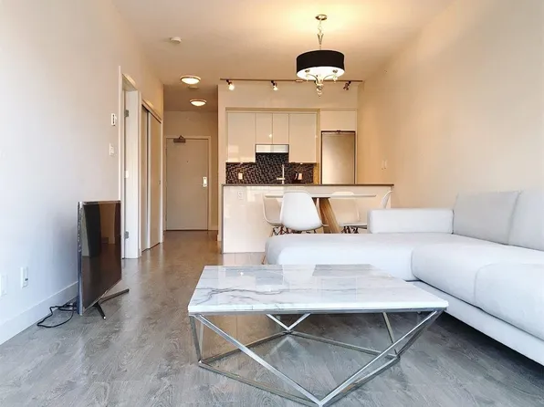 2788 Prince Edward St #301, Vancouver, BC V5T 0C8