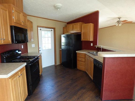 Kitchen with Breakfast Bar