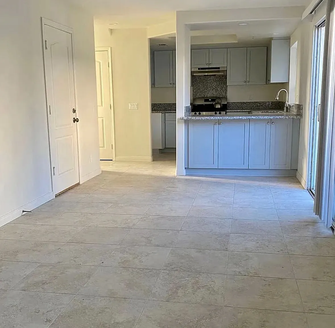 809 W Duarte Rd — Photo 3