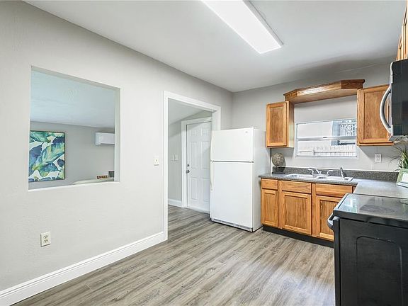 2nd image of 10218 Parsons St #A