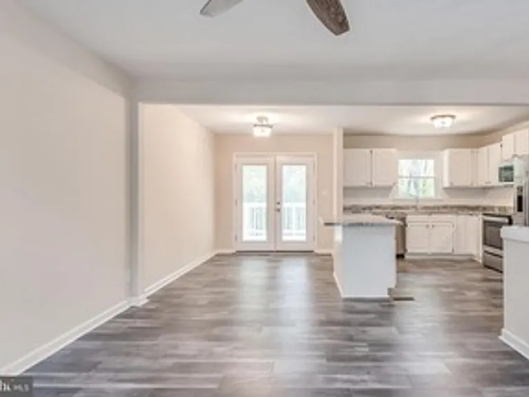 1013 Eastern View Dr — Photo 13