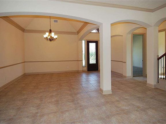 5th image of 2938 S Cotswold Manor Dr