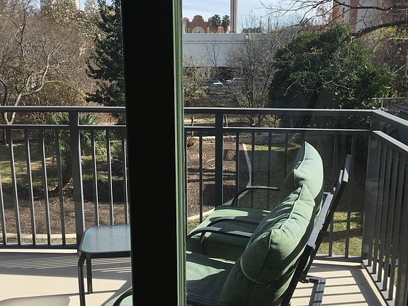 Balcony Riverwalk