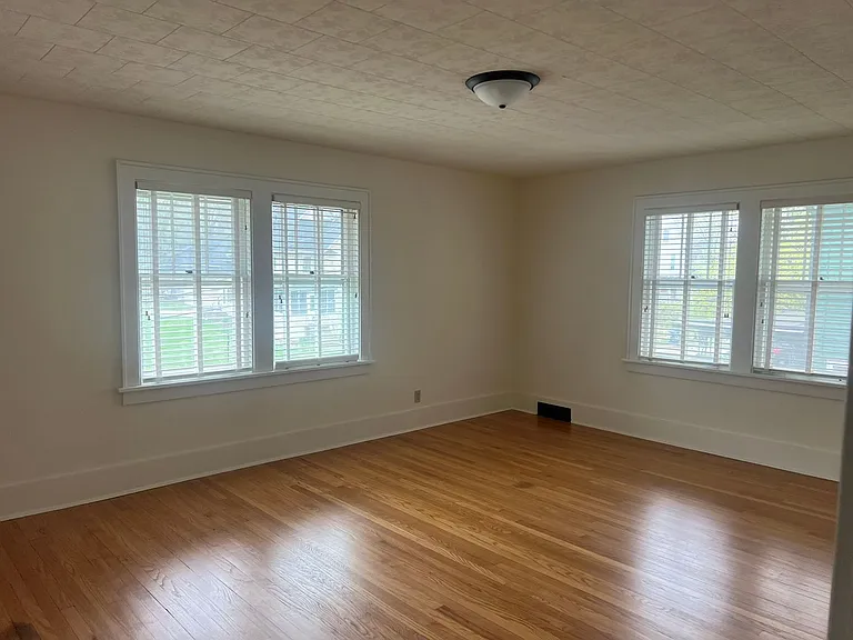 240 W Locust St — Photo 13
