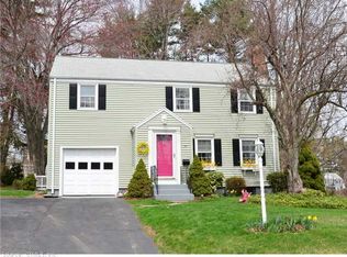 54 Iroquois Rd, West Hartford, CT 06117