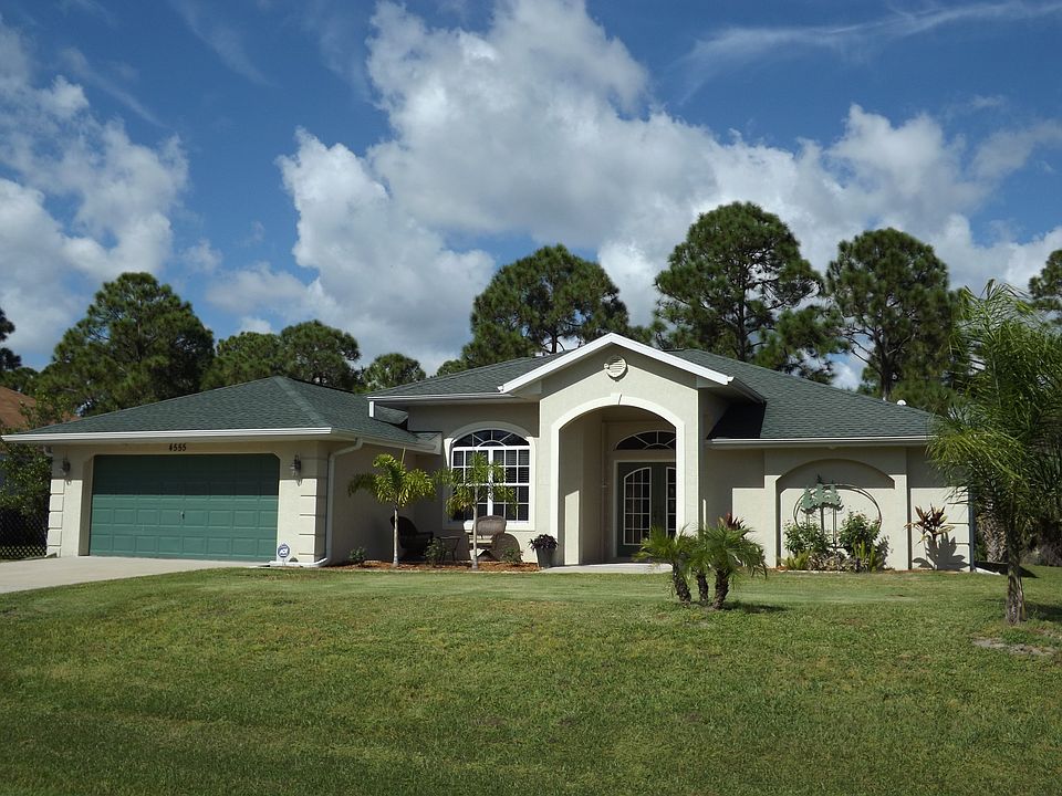 1st image of 4555 Fernway Dr