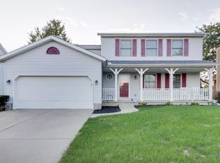 9 Fountain Lake Ct, Bloomington, IL