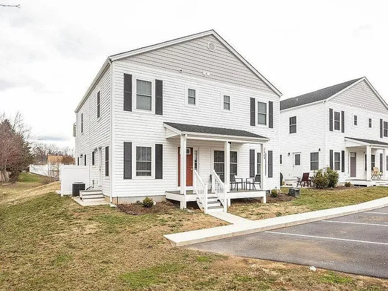 2664 Greenport Dr — Photo 26