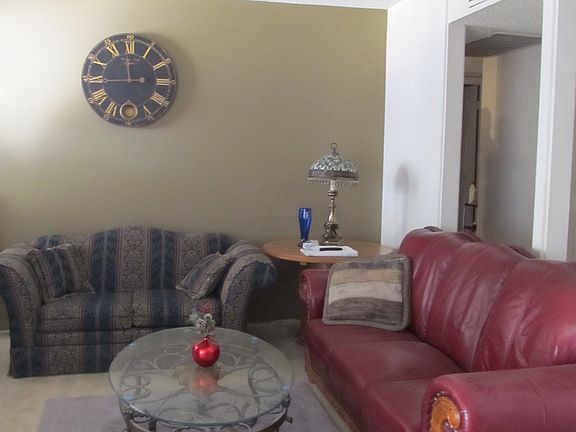 4th image of 2526 Golfers St