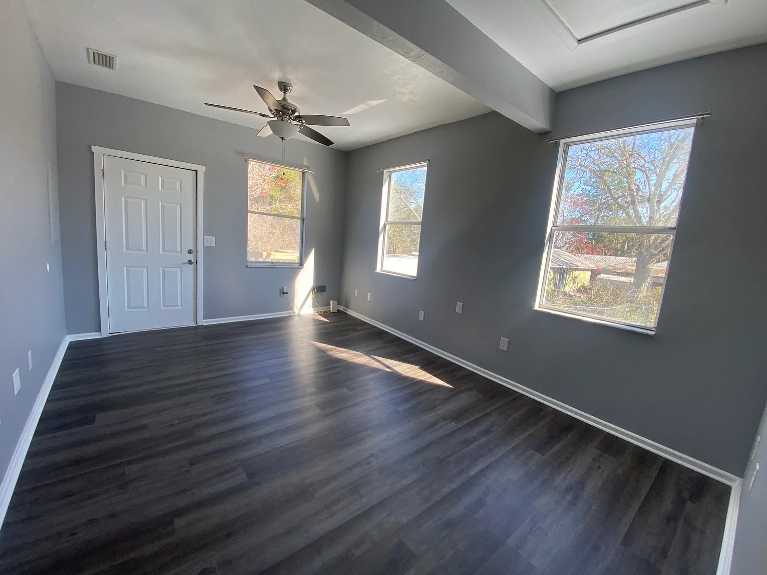 1 bed, 700 sqft, $1,300 — Photo 2