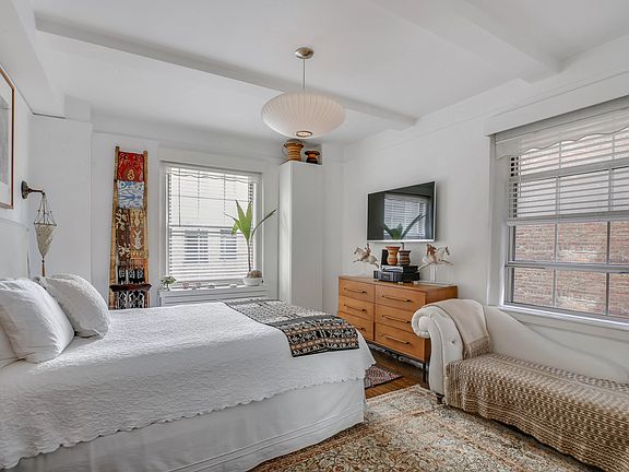 4th image of 439 E 51st St #4C