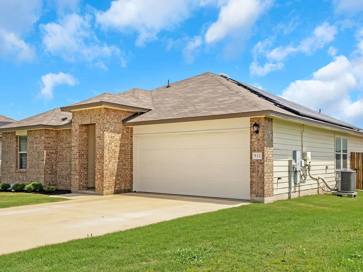3 bed, 2.0 bath, 1251 sqft, $1,650 — Photo 2