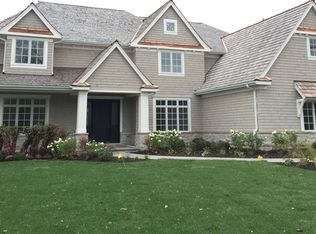 28 Aberdeen Ct, Bannockburn, IL 60015