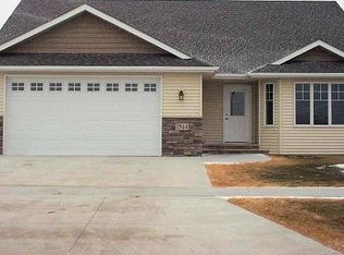 3944 S 16th St, Grand Forks, ND 58201
