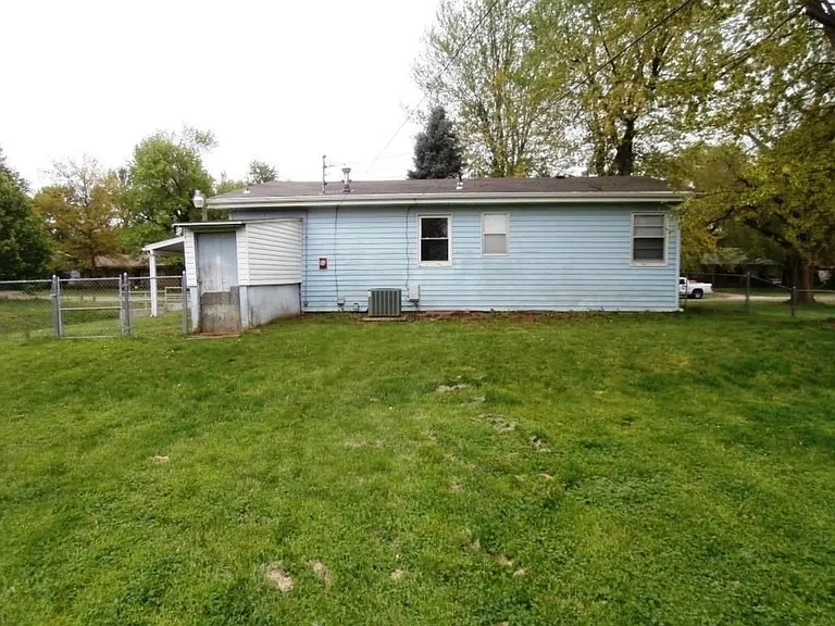 2023 E Elm St — Photo 16