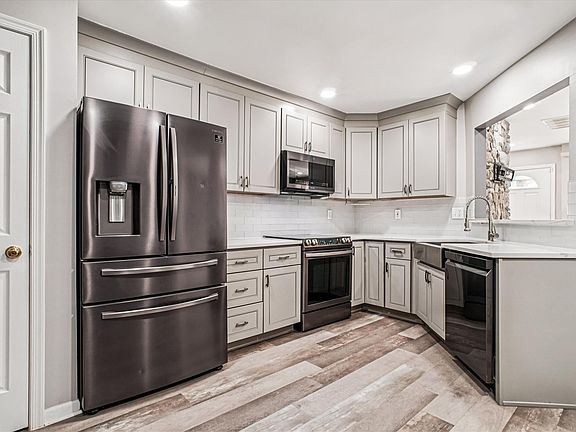 Updated Gourmet Kitchen