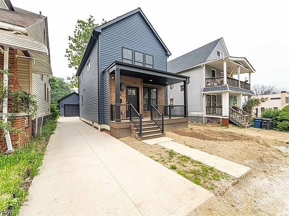 3rd image of 1886 Woodlawn Ave