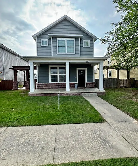 592 N Longfellow Ln — Photo 1